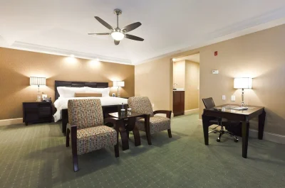 Town & Country Inn and Suites 5