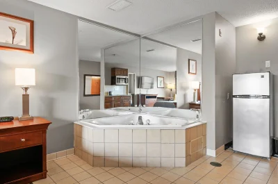 Townsquare Place jacuzzi