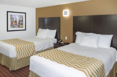 Travelodge by Wyndham Manhasset 1