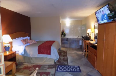 Virginia Inn jacuzzi