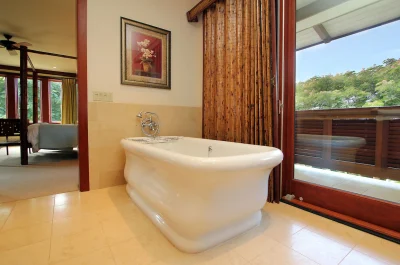 Wailea Beach Villas, A Destination Luxury Hotel jacuzzi