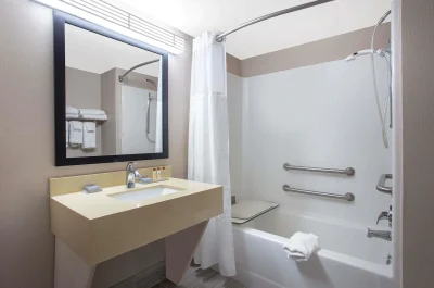 Wingate by Wyndham Indianapolis Airport Plainfield 4