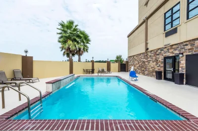Wingate by Wyndham Lake Charles Casino Area 2