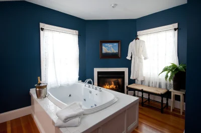 York Harbor Inn jacuzzi