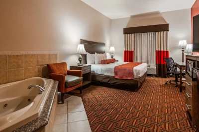 best Western PLUS Memorial Inn jacuzzi
